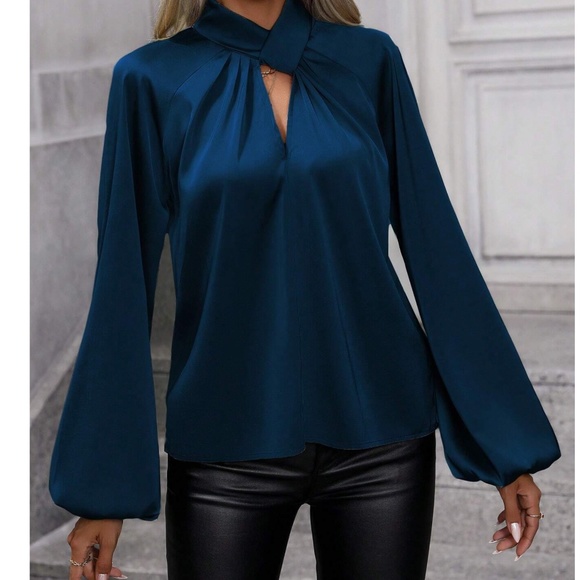 07 Classic Twist Detail Cut out Satin Long Sleeve Top - Picture 6 of 15